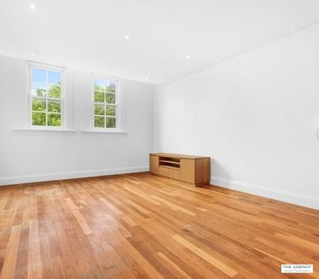 Modern And Private Executive Style One Bedroom Oasis In The Heart Of Dulwich Hill Village - Photo 4