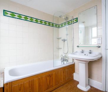 3 bedroom terraced house to rent - Photo 2