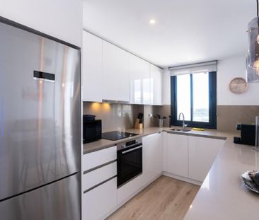 2 Bedroom Apartment For Rent in Estepona, Málaga - Photo 4
