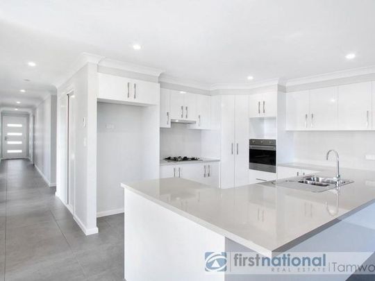 1/2 Faringdon Street, 2340, Tamworth Nsw - Photo 1