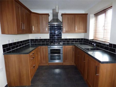 4 bedroom detached house to rent - Photo 5