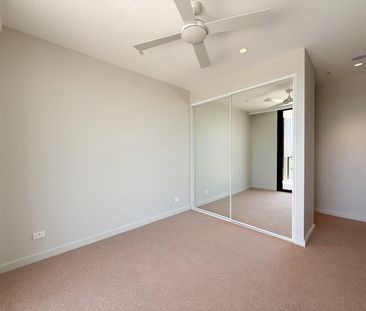 ELEVATED LIVING WITH MOUNTAIN VIEWS - Photo 4