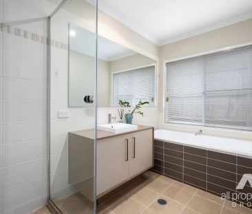 Gorgeous Plantation Home! - Photo 3