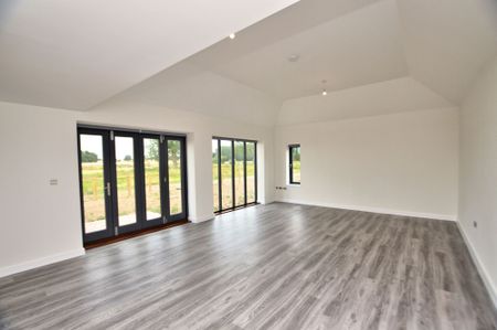 Lodge Lane, Gasthorpe, Ip22 - Photo 3