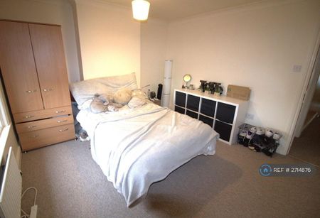 4 bedroom terraced house to rent - Photo 2