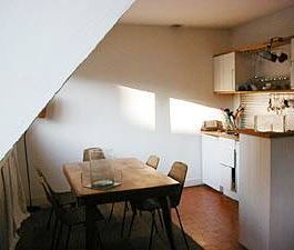 Logement à Paris, Location meublée - Photo 2