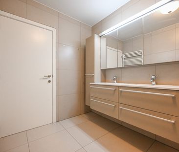 Riant 3-slaapkamerappartement met zicht op de vaart te Izegem - Photo 5