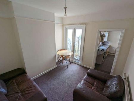 Wellington Street, Luton, LU1 - Photo 2