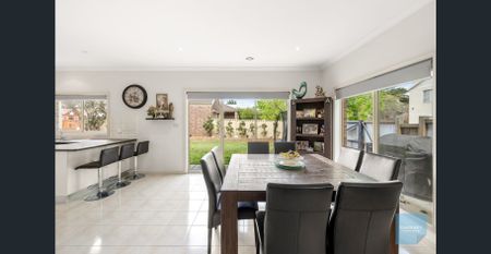 Stunning Family Home in Caroline Springs! - Photo 3