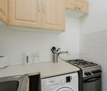 1 bedroom flat to rent - Photo 6