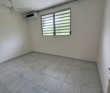 Location Maison 4 pièces 88m² REMIRE MONTJOLY 97354 - Photo 3