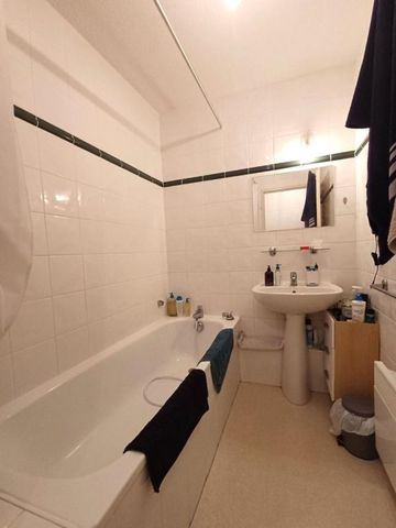 Location Appartement 2 pièces 44m² MONT DE MARSAN 40000 - Photo 4