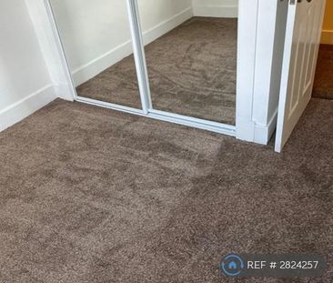 4 bedroom flat to rent - Photo 6