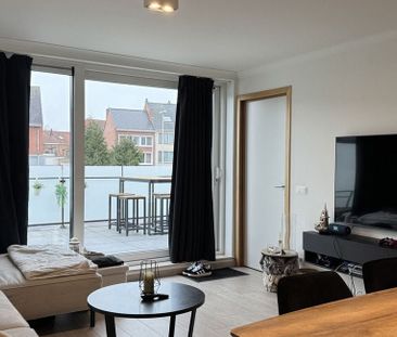 Appartement te huur in Diepenbeek voor € 850 met 1 slaapkamer - Photo 2