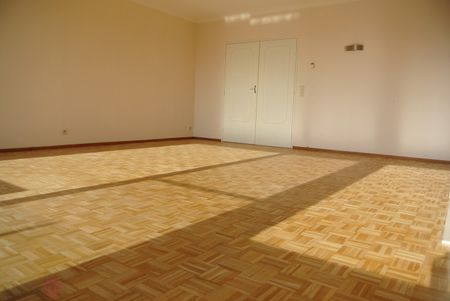 Centraal maar rustig gelegen appartement met drie slaapkamers - Foto 3