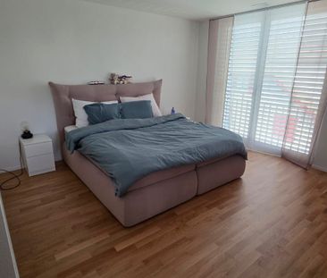 Grosszügige moderne 4 1/2 Zimmerwohnung im Wasserschloss - Photo 4
