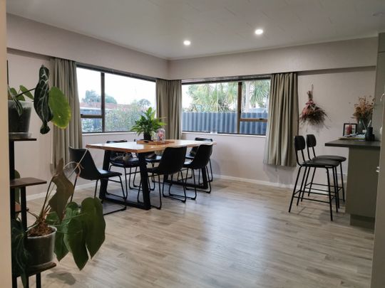 Warm and Welcoming 3-Bedroom Home – Great Area, Great Schools! - Photo 1