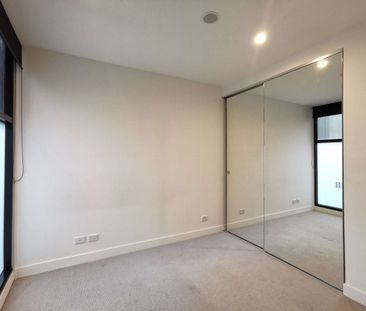 Charming One-Bedroom Apartment in Carlton – Prime Location, Unbeata... - Photo 5