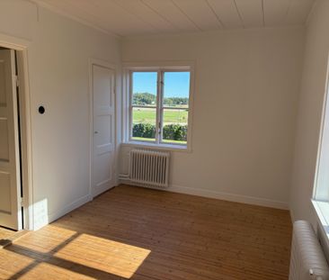 Slottsvägen, Rosersberg - Foto 2