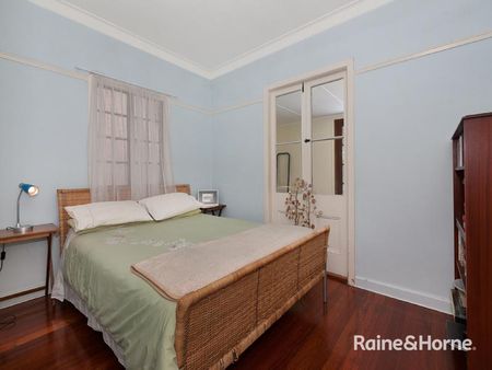 19 Ruskin Street, Taringa, QLD 4068 - Photo 4