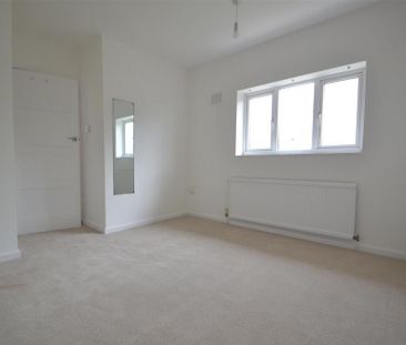 2 bedroom end of terrace house to rent - Photo 6