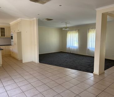 3 Bedroom 2 Bathroom House On The Westside - Photo 2