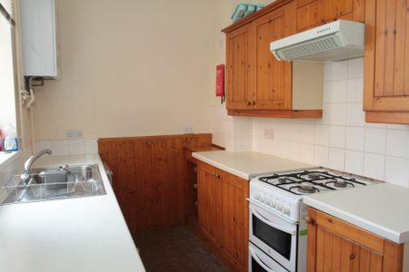 Bassett Street (2 bed) - Photo 2