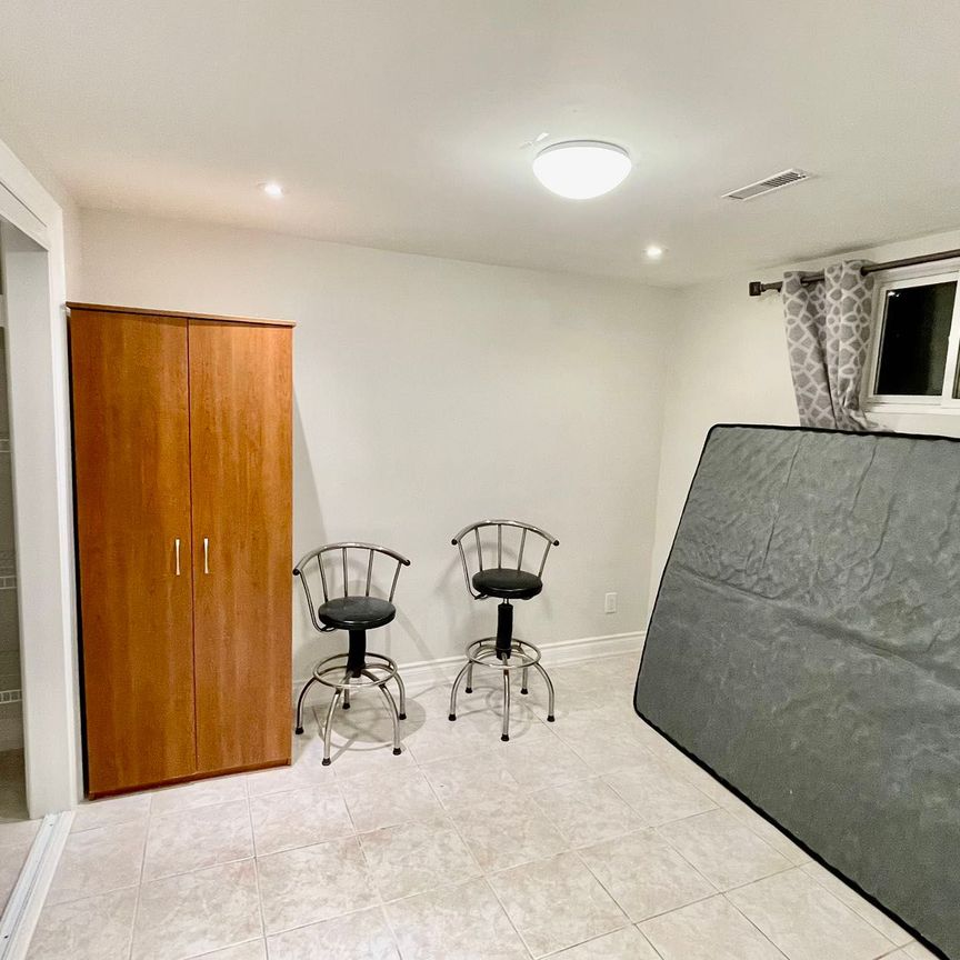 For Lease - 4090 Woodington Drive Unit# Lower, Mississauga, Ontario - Photo 1