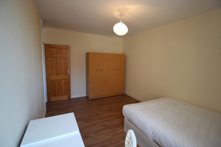 Room in a Shared Flat, Market Square, E14 - Photo 2