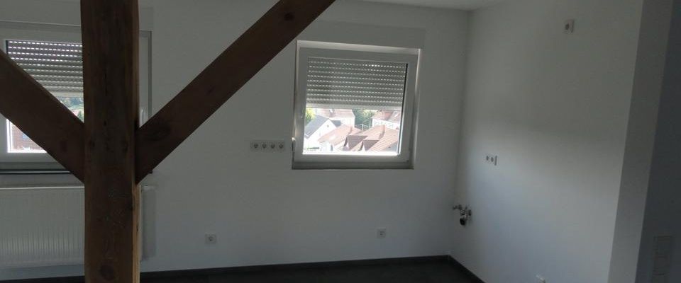 Helle 2ZKB Dachgeschoss-Studiowohnung in Bexbach-Höchen - Foto 1