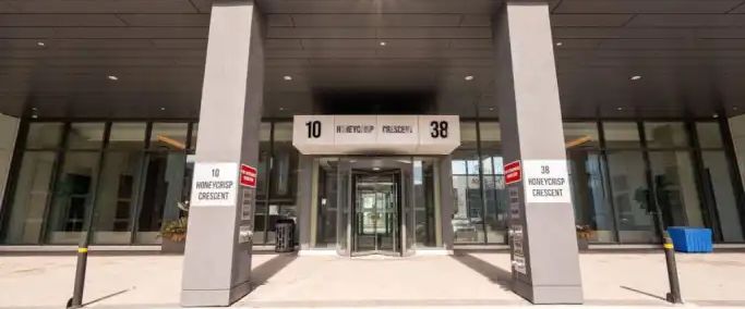 1516 - 10 HONEYCRISP CRESCENT N | 1516 - 10 HONEYCRISP CRESCENT N, Vaughan - Photo 1