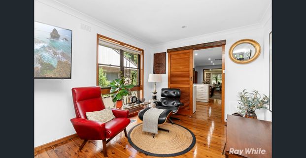 Beautiful and furnished 3-Bedroom Home! - Photo 1