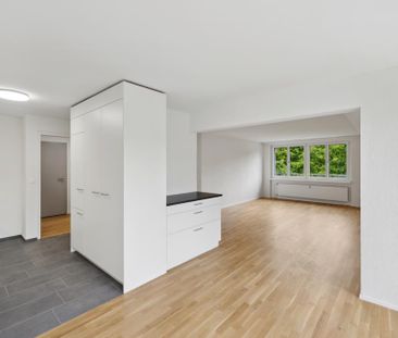 Sanierte Wohnung im Zentrum von Schliern - Photo 2
