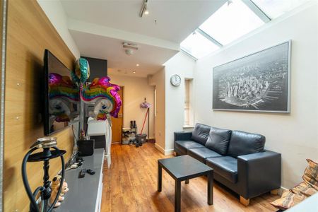 6 bedroom house to rent - Photo 3