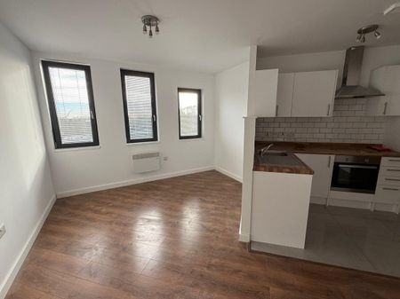 PETERBOROUGH - Photo 5