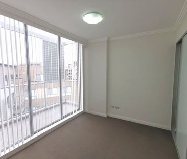 3-bedroom 2-bathroom apartment For Lease only $880 per week - Photo 1