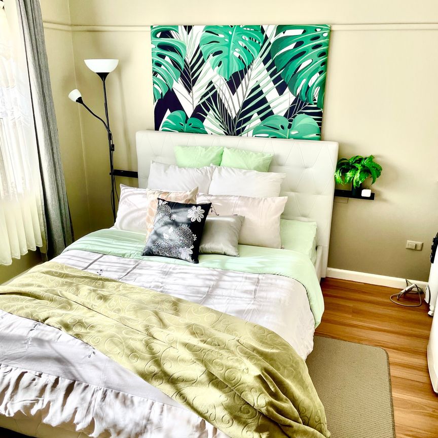 Thomastown - Photo 1