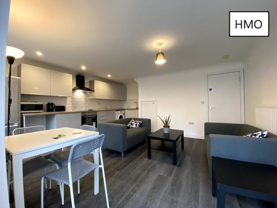 4 Bed Maisonette, Hmo Glenfinnan Drive, G20 - Photo 1