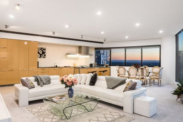LIVE THE HIGH LIFE IN THE CELEBRATED COVE TOWER | Unfurnished - Photo 1