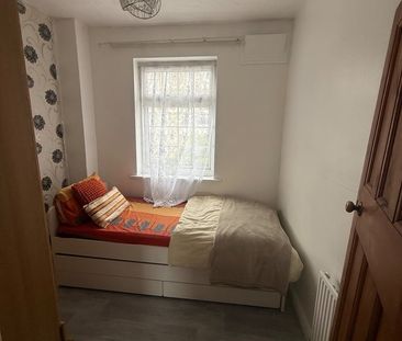 3 Bed Terraced House, London, E14 - Photo 5