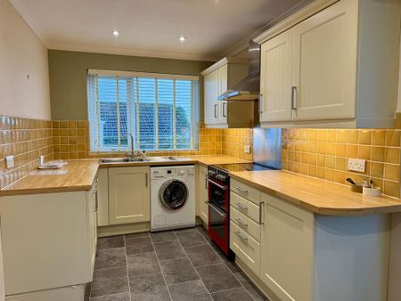 2 bedroom detached bungalow to rent - Photo 5