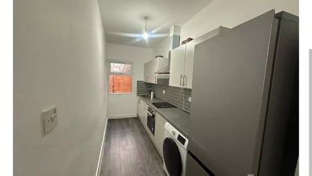 2 Bed Flat, Roman Road, E3 - Photo 4