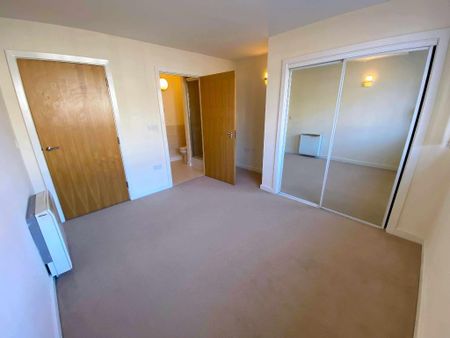 2 bedroom flat to rent - Photo 2