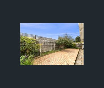 Beachside fully renovated - Photo 3