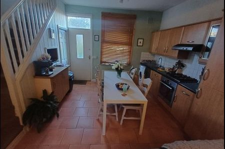 2 Bedroom Chapel Allerton - Photo 4