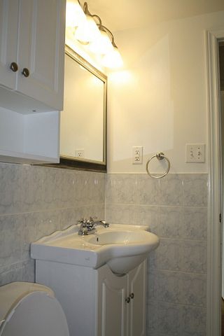 9 Queen Street, Barrie - Photo 2