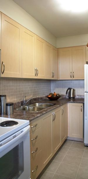 Bayview Towers - Photo 1