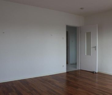 TT bietet an: Helle und freundliche 3-Zimmer-Wohnung mit Balkon in ... - Photo 2