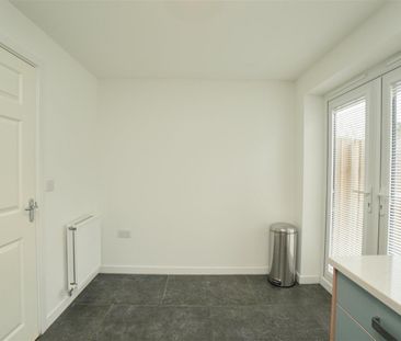3 bedroom House To Let - Photo 6