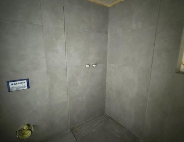 Moderne helle 2 Zimmerwohnung mit Balkon und Blick ins Grüne - Photo 1